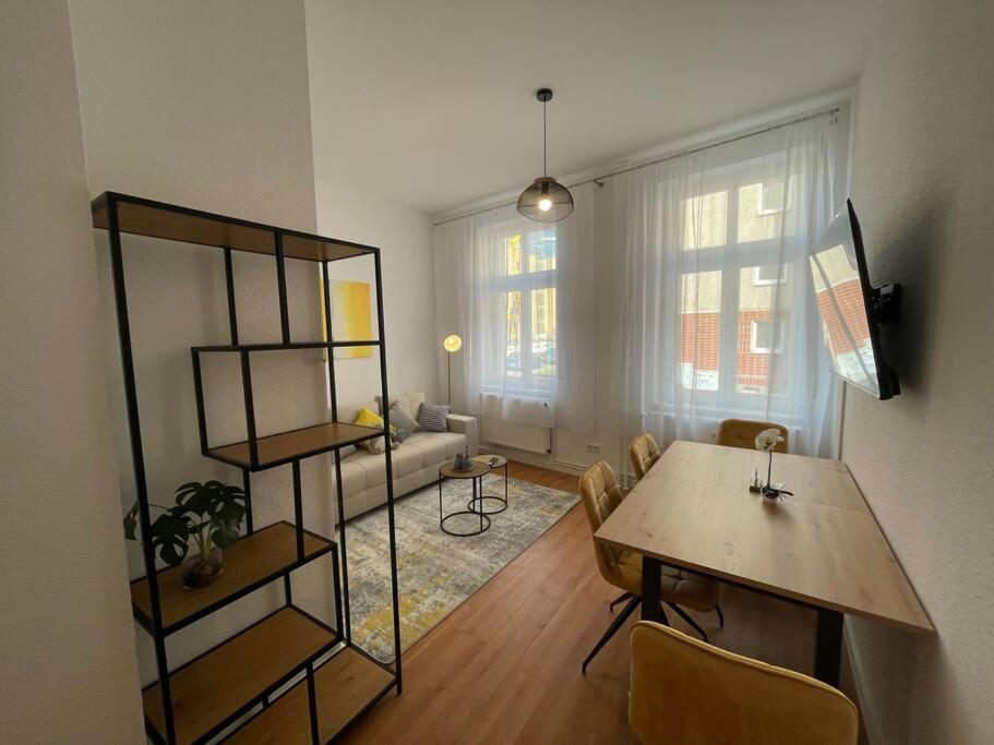 Lucky Stays Ls01 - Vollausstattung - Zentrum - Aufzug - Grosse Kueche - 2 Zimmer - Smart-Tv Magdeburg Bagian luar foto